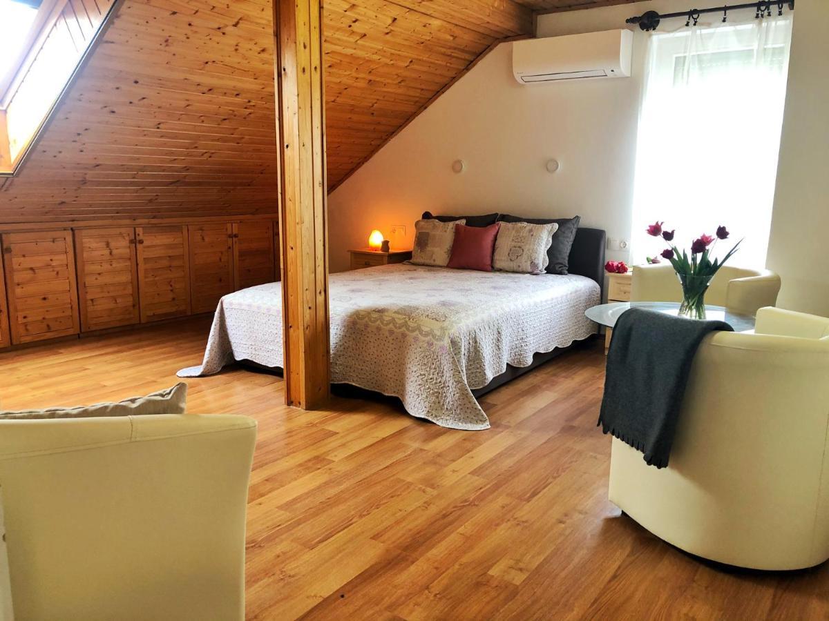 Balaton Apartman Paloznak Exteriör bild