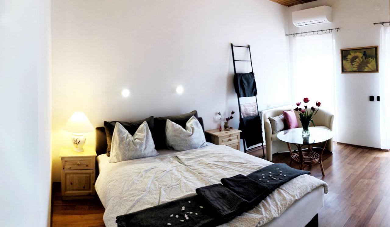 Balaton Apartman Paloznak Exteriör bild