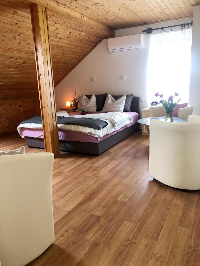 Balaton Apartman Paloznak Exteriör bild